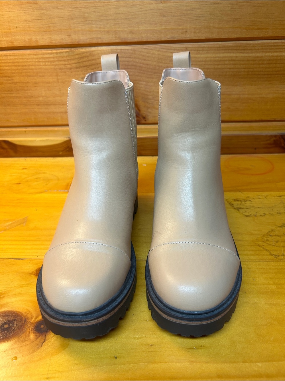 Source Unknown Cream Chunky Chelsea Ankle Boots